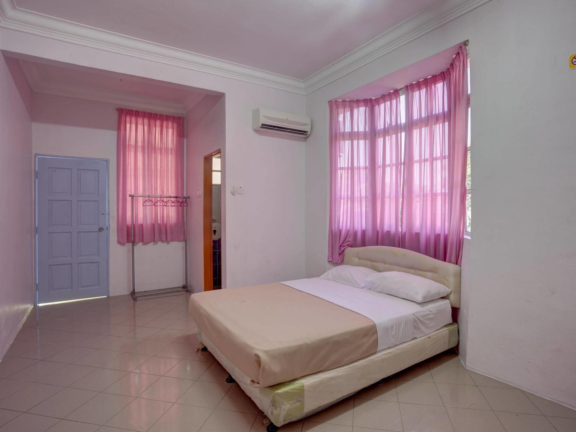 Pearl Villa Hotel & Resort Port Dickson Exterior photo